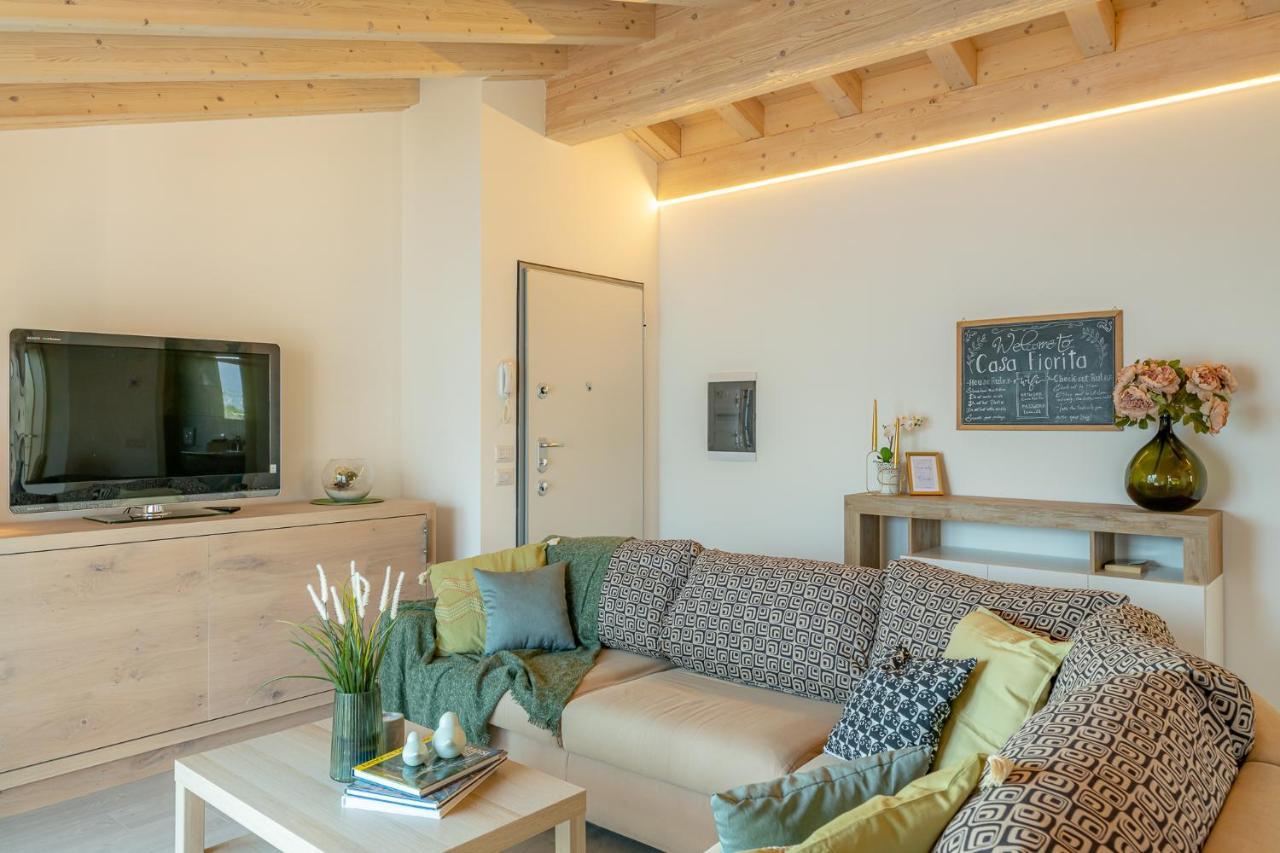 Classy Apartment Wifi, Parking & Stunning View! Acquaseria Buitenkant foto